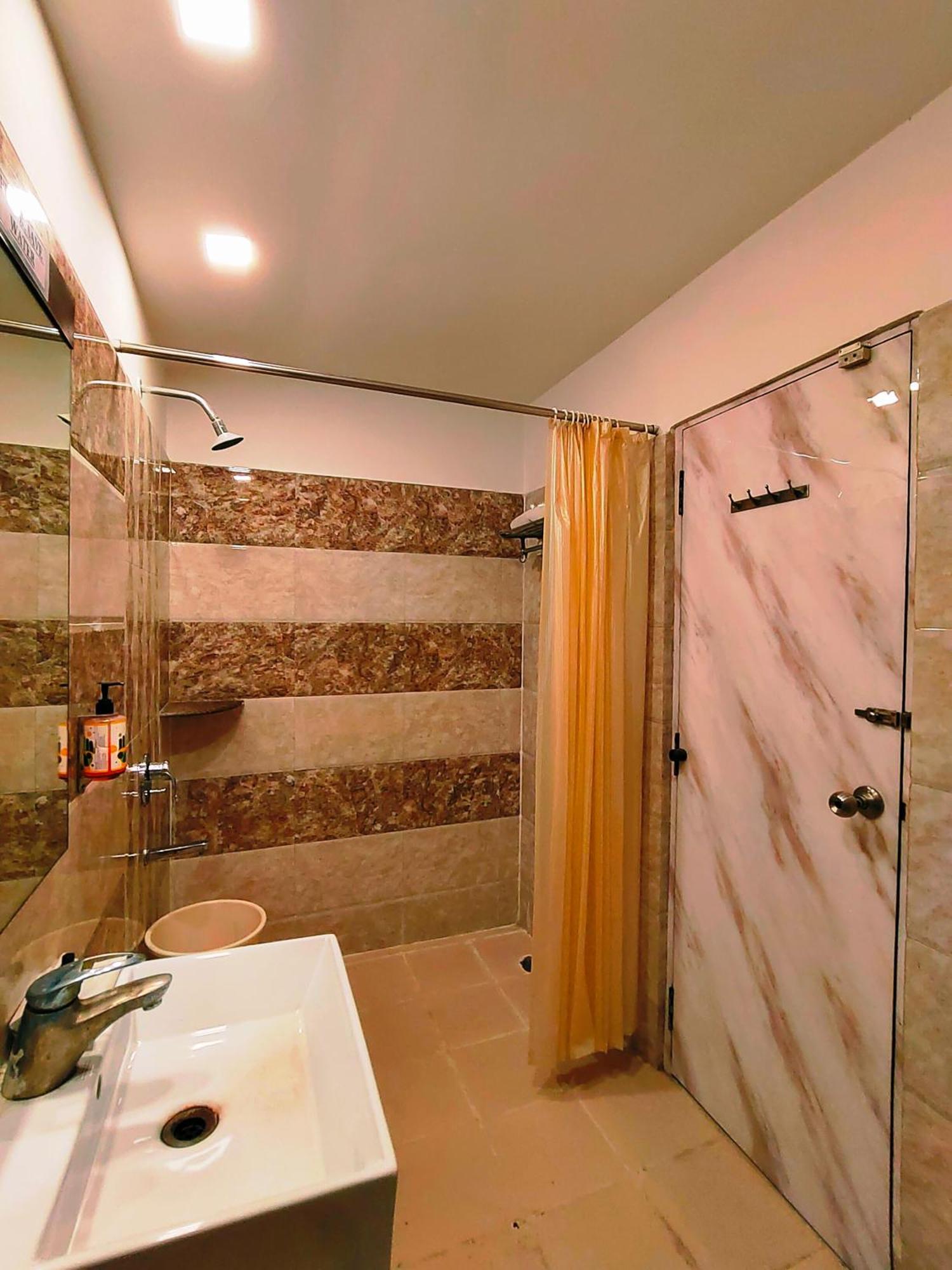 כלכותה Hotel Steam מראה חיצוני תמונה